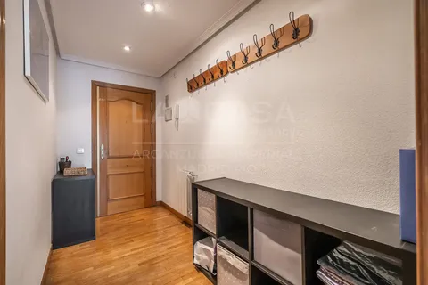 Wohnung 94 m² in Madrid