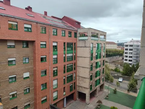 Pis de 77 m² a Oviedo