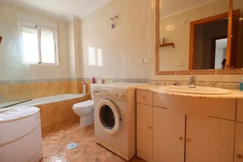 Casa de 82 m² a Oriola