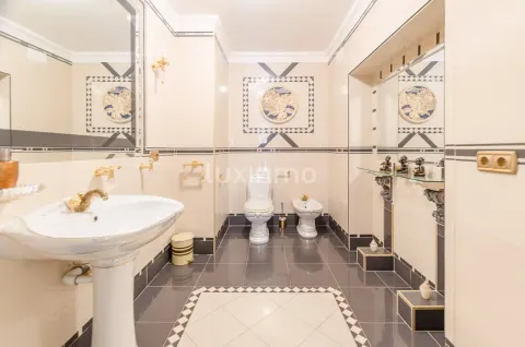 Будинок 1100 м² у Altea