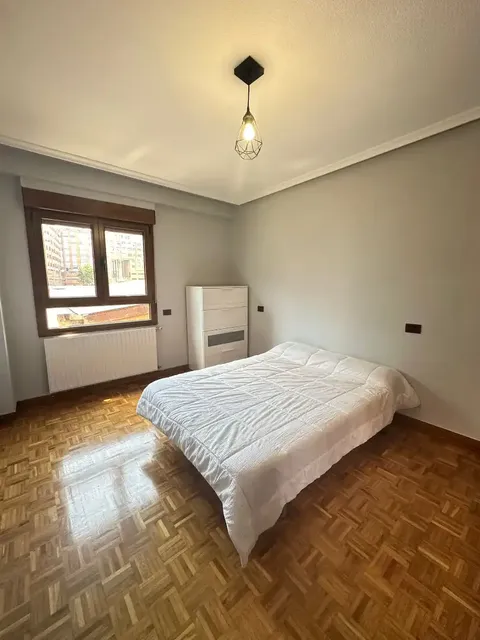 Кімната 100 м², Oviedo