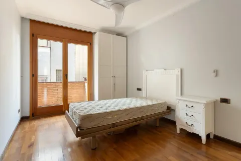 Casa 384 m² a l'Hospitalet de Llobregat