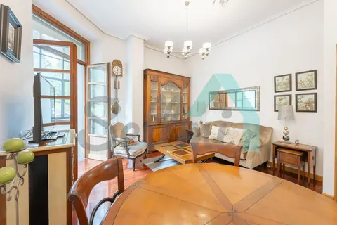 Pis de 82 m² a Oviedo