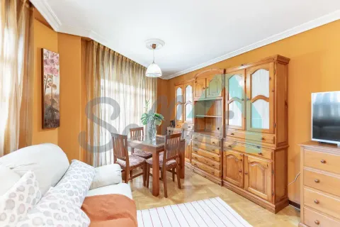 Appartement 63 m² à Oviède (2/27)