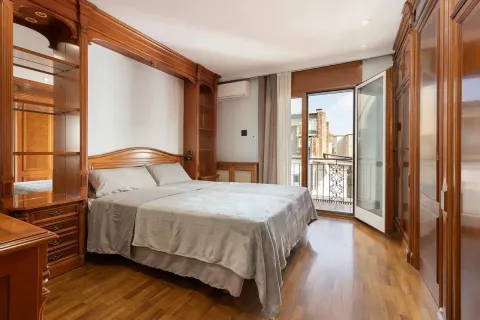 Casa 384 m² a l'Hospitalet de Llobregat