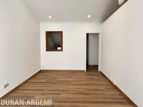 Pis de 53 m² a Terrassa