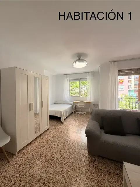 Piso de 100 m² en Almería