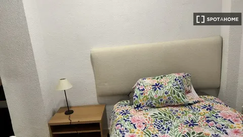 Chambre à louer, Valence