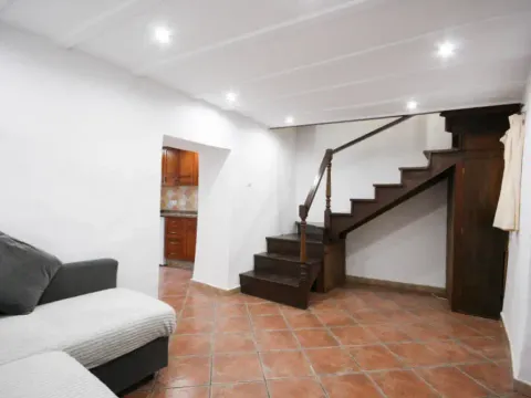 House 71 m² in Guaro (2/24)