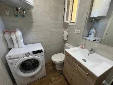 Room for rent, Madrid (3/9)