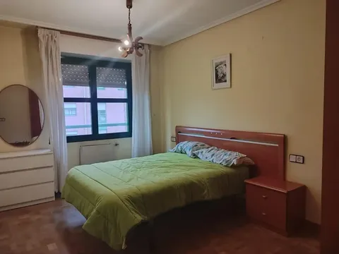 Pis de 77 m² a Oviedo
