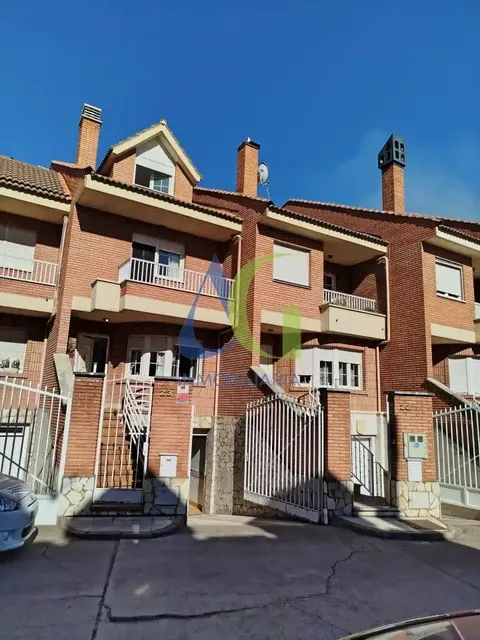 Haus 250 m² in San Andrés del Rabanedo