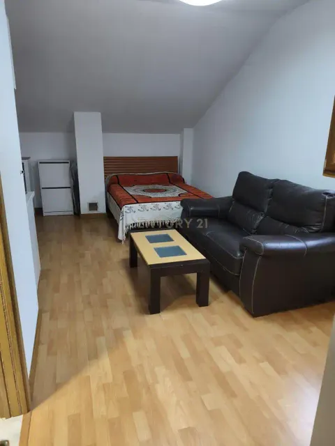 Appartamento 28 m² a Velilla de San Antonio