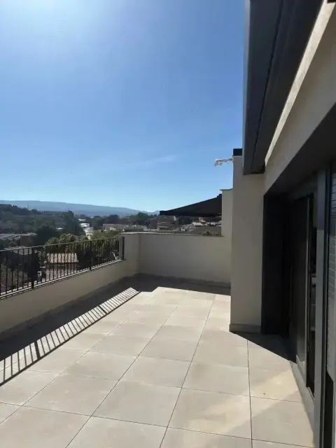 Piso de 100 m² en Tona (2/16)