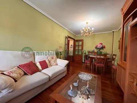 Pis de 77 m² a Pontevedra
