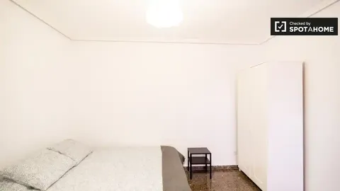 Chambre à louer, Valence