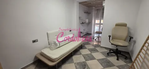 Pis de 70 m² a Còrdova