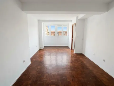 Piso de 76 m² en Madrid (4/10)