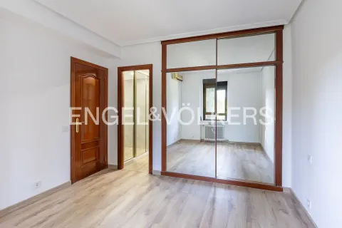 Wohnung 148 m² in Madrid