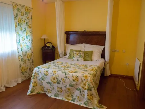 House 500 m² in Boqueixón