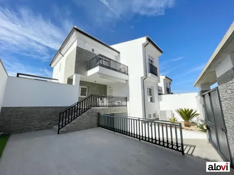 Casa de 240 m² a Ogíjares