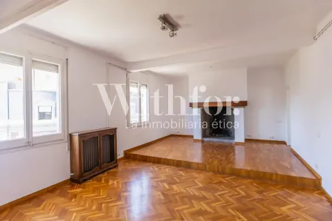Квартира 220 м² в Барселоне