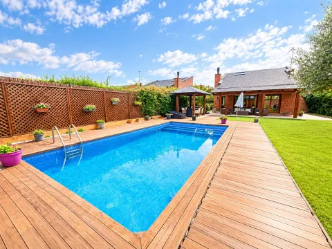 Maison 215 m² à Vidreres (2/32)