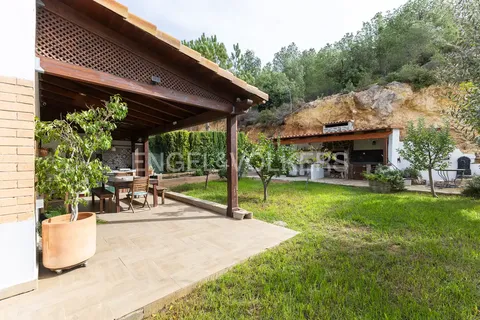 House 230 m² in Chiva