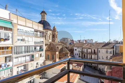 Pis de 84 m² a València