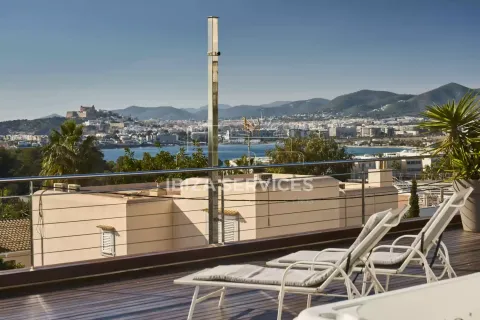 Haus 250 m² in Santa Eulària des Riu