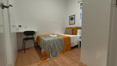 Chambre à louer, Madrid (2/6)