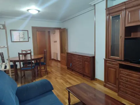 Pis de 77 m² a Oviedo