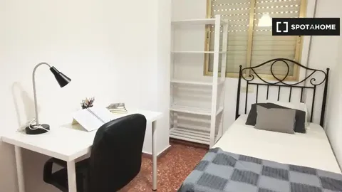 Habitació de lloguer, Burjassot