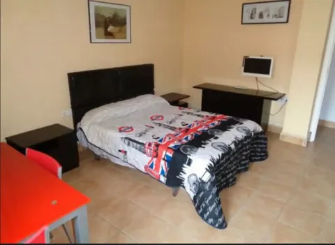 Quarto para alugar, Oliva
