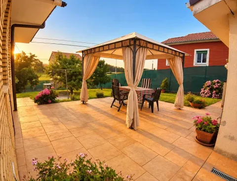 Casa de 200 m² a Villaescusa (3/10)