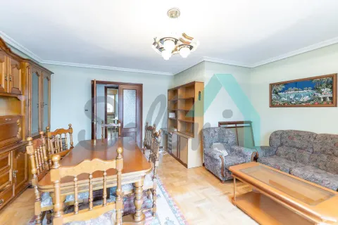 Wohnung 119 m² in Oviedo