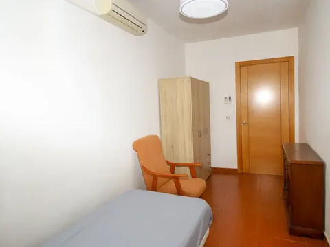 House 130 m² in Montcada i Reixac