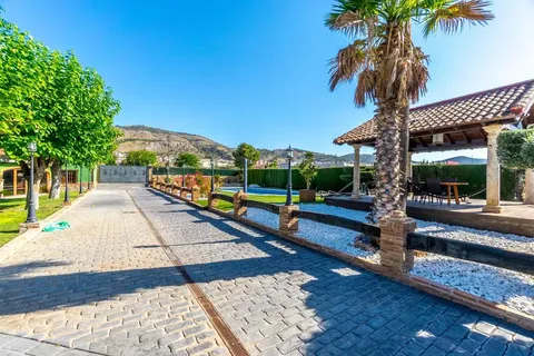 Casa de 395 m² a Onil