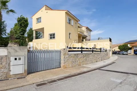 Casa de 250 m² a Riba-roja de Túria