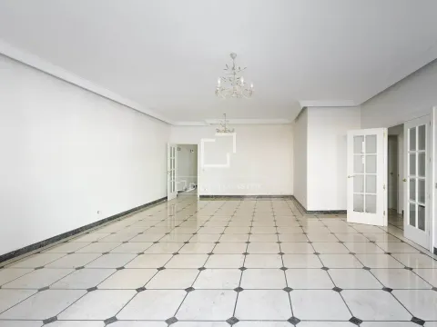 Appartamento 287 m² a Madrid