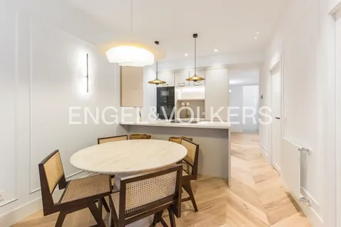 Wohnung 99 m² in Madrid