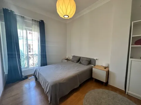Pis de 77 m² a València