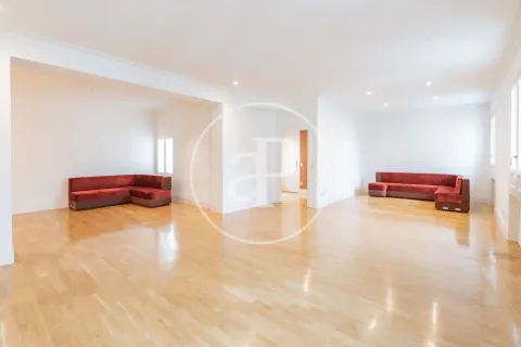 Flat 229 m² in Madrid
