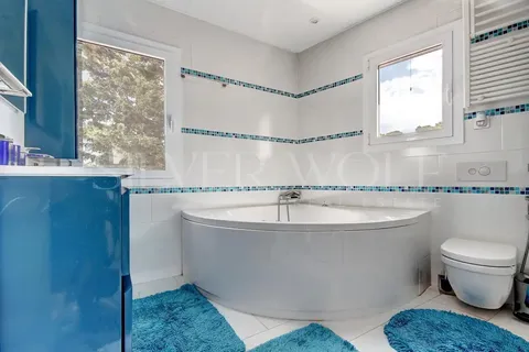 Будинок 434 м² у Castelldefels