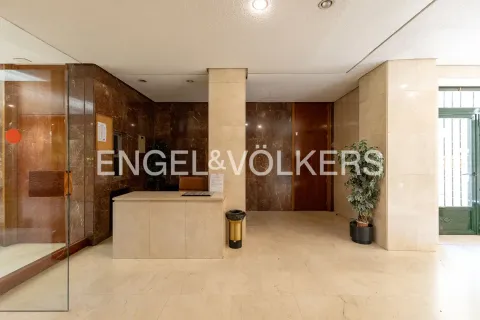 Wohnung 148 m² in Madrid