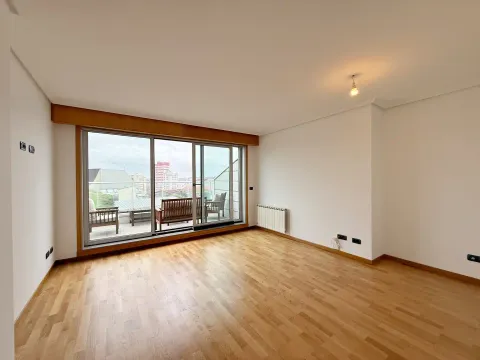 Flat 99 m² in A Coruña (2/32)