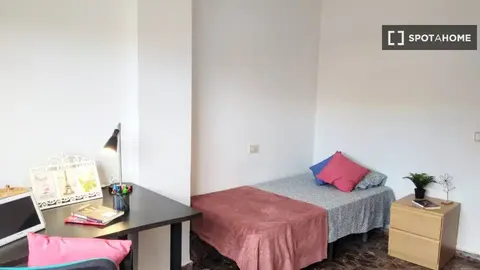 Кімната в оренду, Paterna