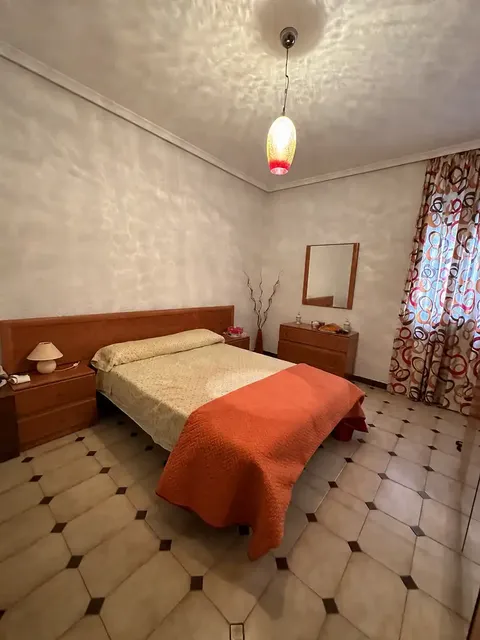 Habitació de lloguer, Utrillas