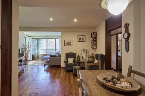 Flat 115 m² in Alp