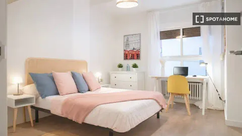 Quarto para alugar, Madrid (4/19)